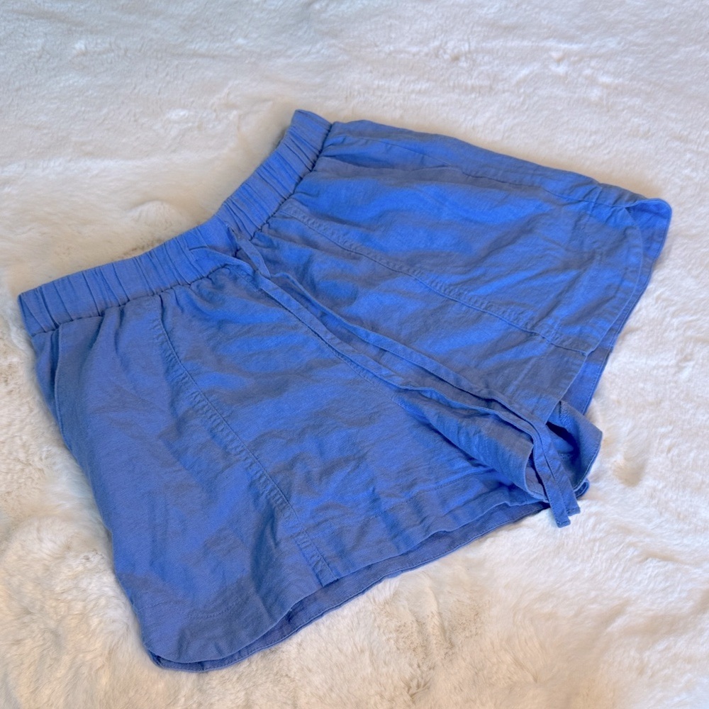 CLEARANCE - Universal Thread Women's Linen Shorts in Blue
